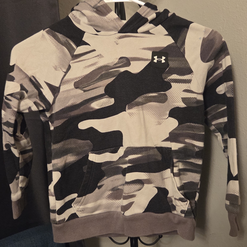 Under Armour Black Logo Fleece